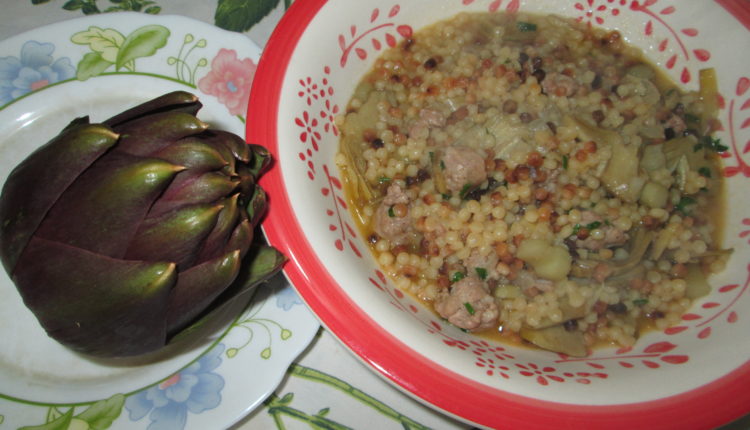 Fregola con carciofi e salsiccia | Gli Angoli di Daniela